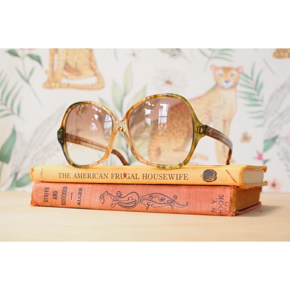 Vintage Sunglasses 1970s USA Made Retro Glam Grandma Chic Festival Disco NOS